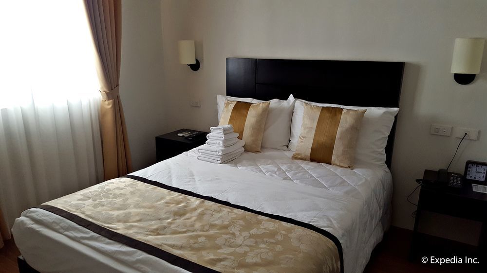 Hotel Capital O 642 The Junction Tagaytay Tagaytay City Exterior foto