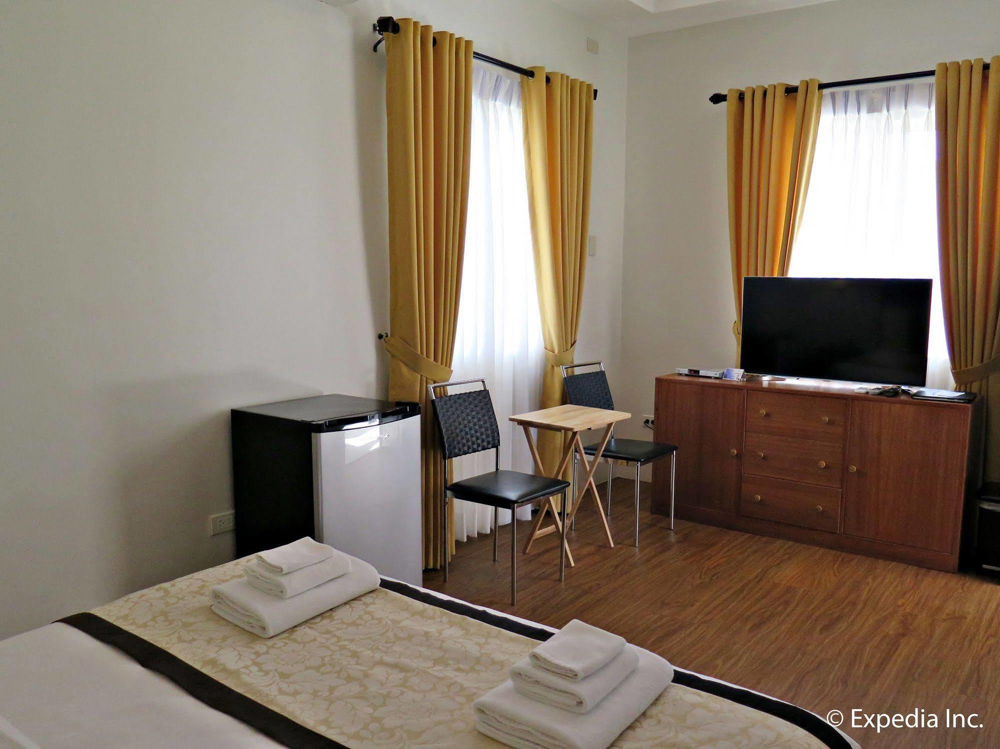 Hotel Capital O 642 The Junction Tagaytay Tagaytay City Exterior foto